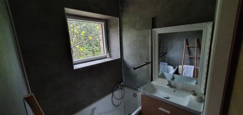 Salle d'eau Chambre La Birmane