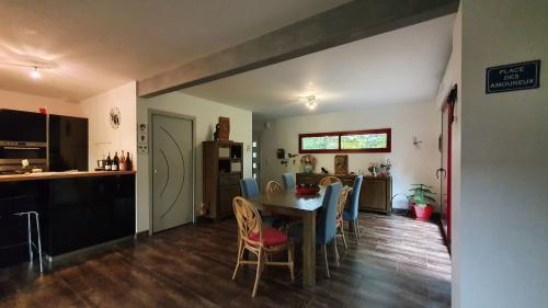 Pièce de vie-salle à manger