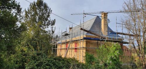 Notre vieille dame est joliment chapeautée